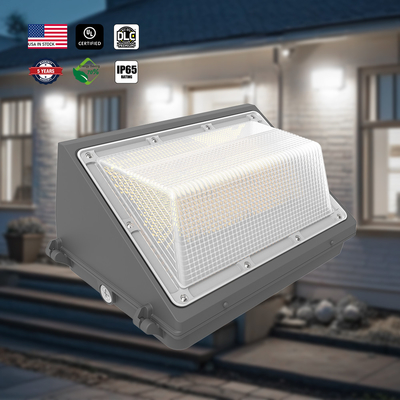 Commercial Outdoor Slim LED Wall Pack Light avec photocellule 40W 45W 60W 80W 100W 120W IP65